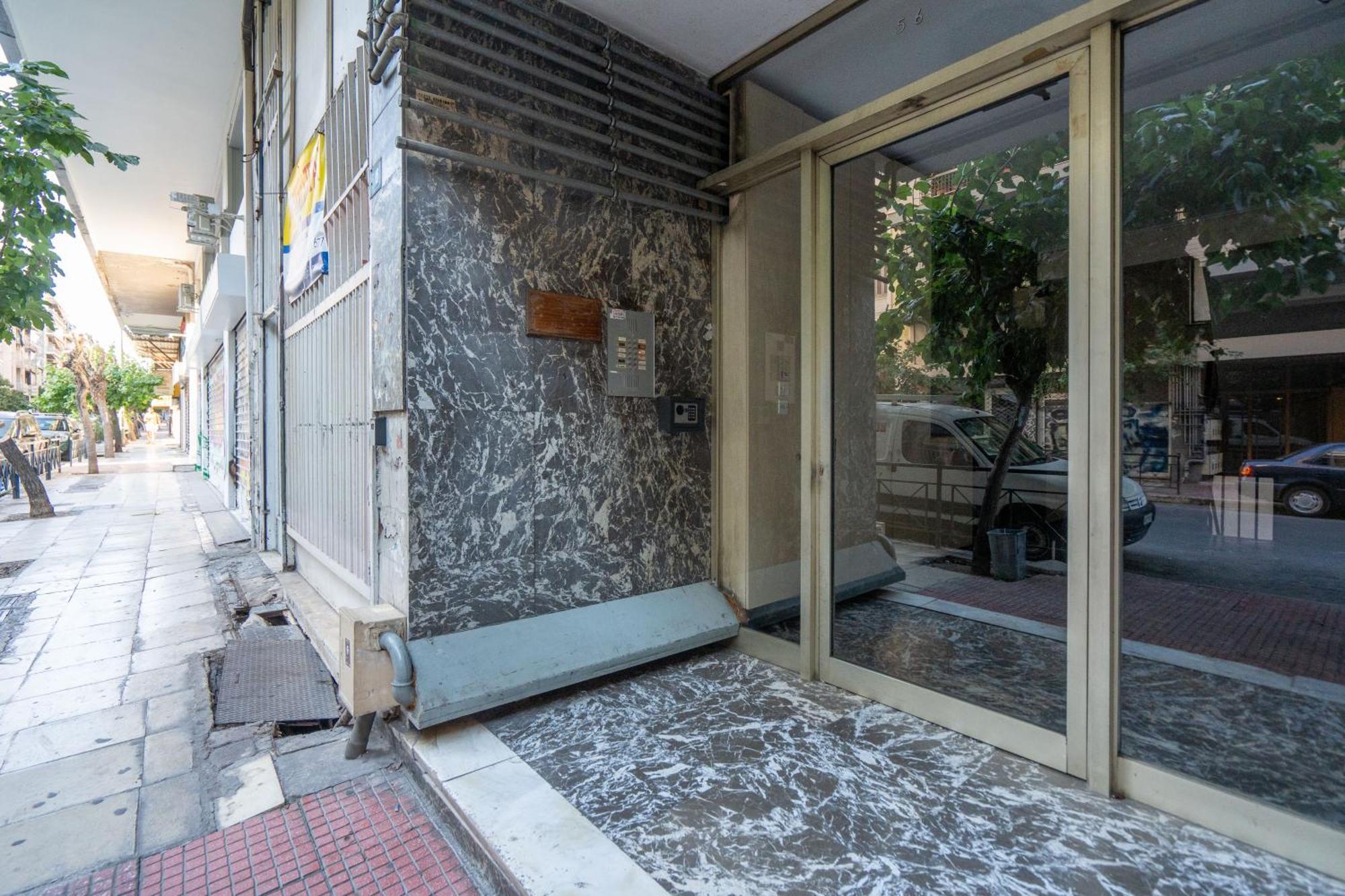 Luxury Apartment Next To The National Museum Athens Exterior photo